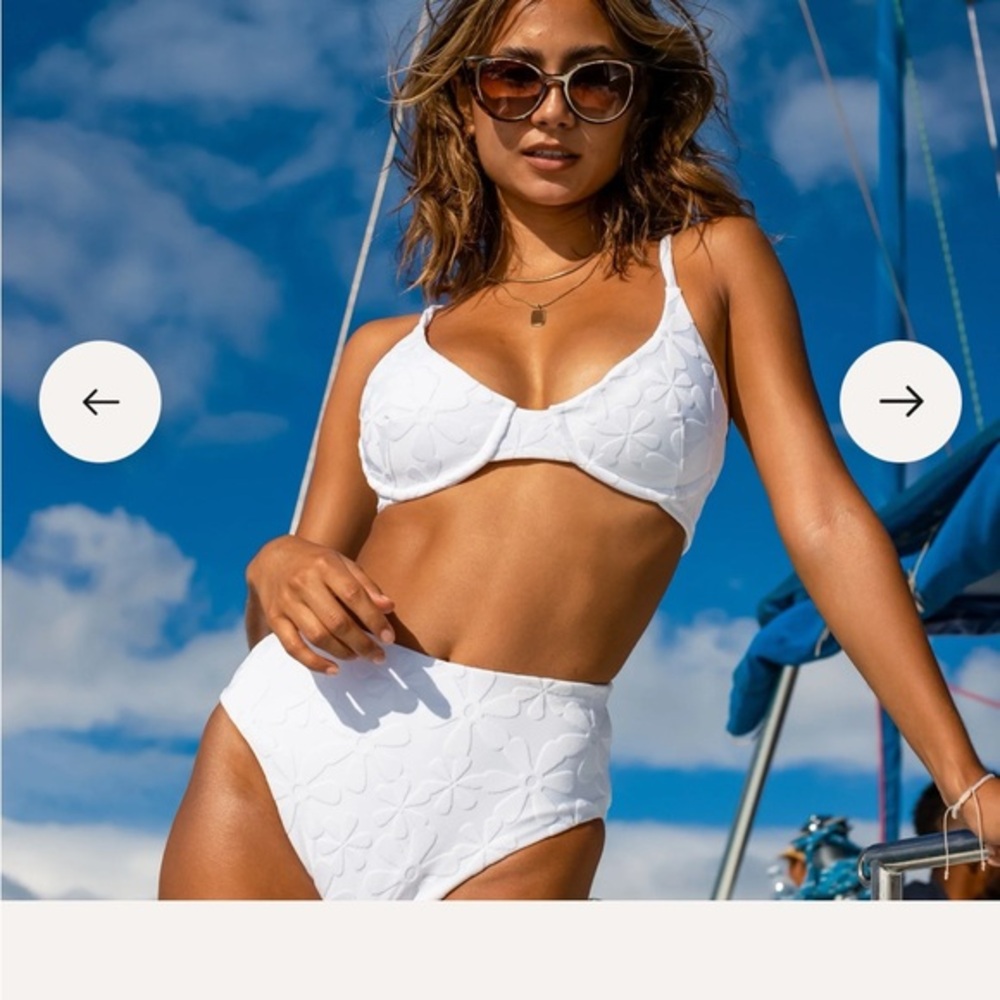 THE SANTORINIWHITE FLORAL JACQUARD UNDERWIRE BIKINI TOP